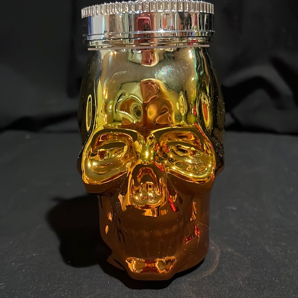 Slant yellow/orange hombré skeleton shaped sipper w/striped straw-16 oz